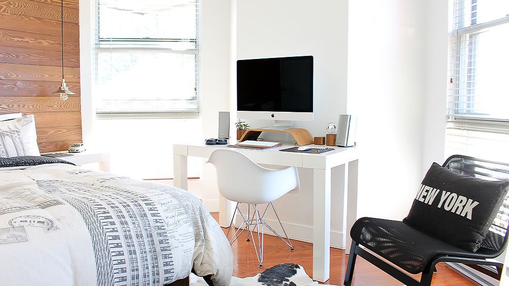 3 Must-Have Appliances to Survive in a College Dorm Room