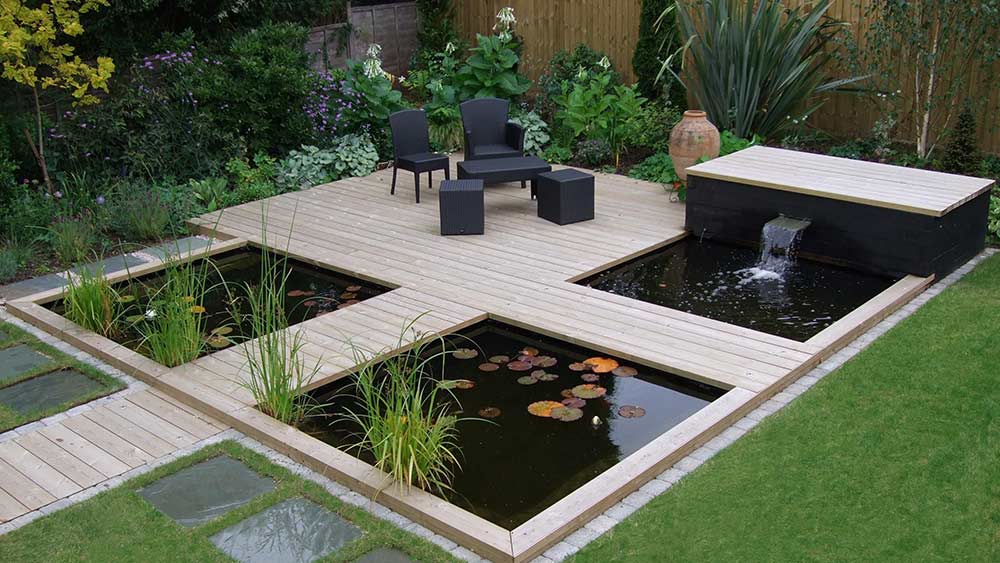 pool side sitting area